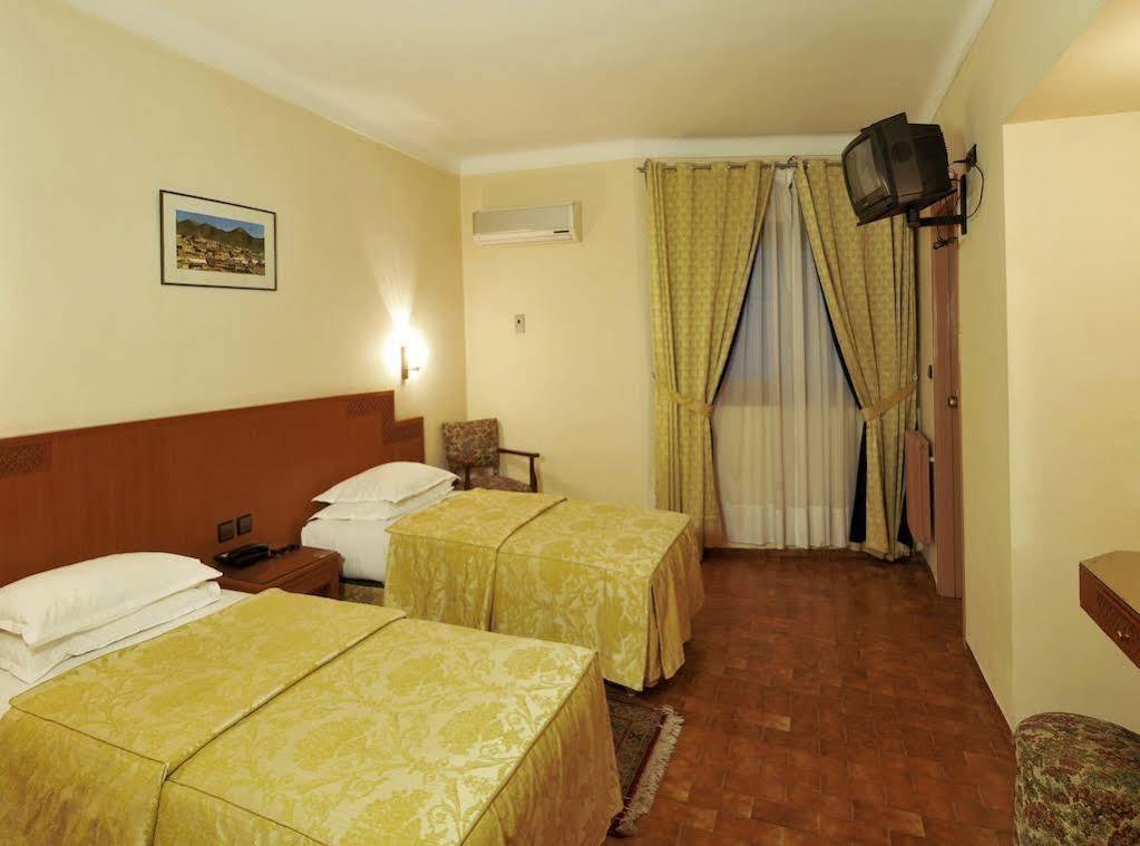 Hotel Splendid Fez Buitenkant foto